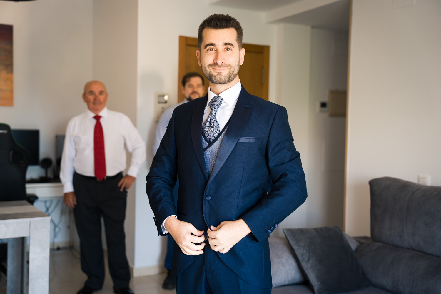 preparativos de boda novio chaqueta