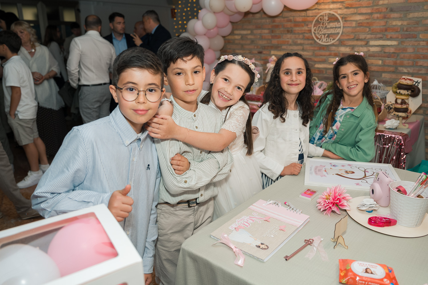 niños en primera comunión